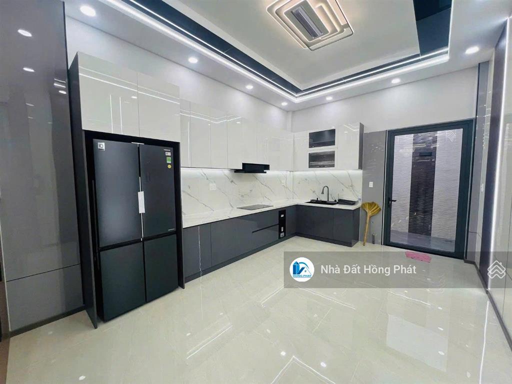 Nhà xinh 4m x 30m, mái đúc, đường thông 8m, gần chợ đại hải hóc môn