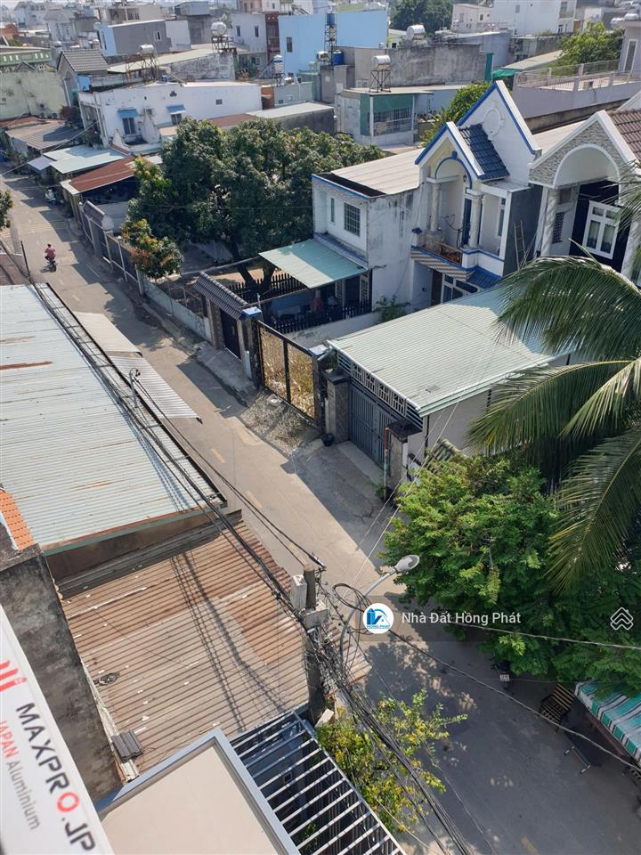 Nhà xinh 4m x 30m, mái đúc, đường thông 8m, gần chợ đại hải hóc môn