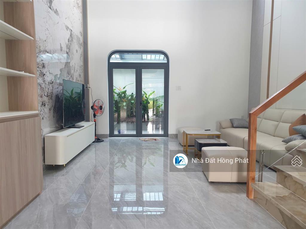 Siêu phẩm nhà phố xinh 5x17, lửng + 2 lầu + sân thượng gần chợ bà điểm, chợ đầu mối hm