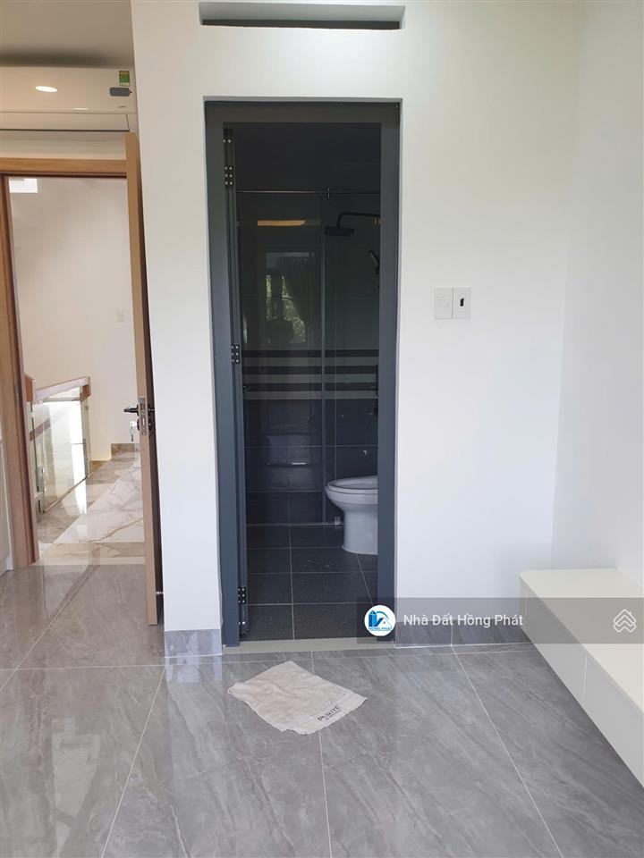 Siêu phẩm nhà phố xinh 5x17, lửng + 2 lầu + sân thượng gần chợ bà điểm, chợ đầu mối hm