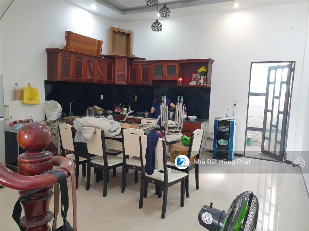 Nhà xinh dt 5m x 15m, xây full 2 lầu, đường 10m thông gần chợ đại hải hóc môn