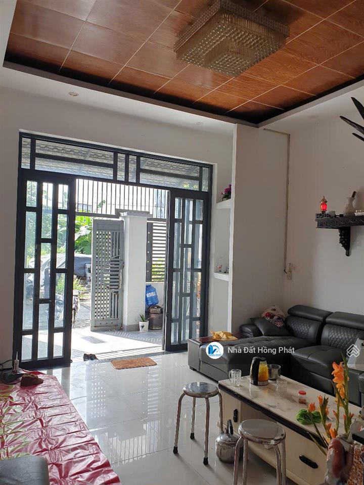 Nhà xinh dt 5m x 15m, xây full 2 lầu, đường 10m thông gần chợ đại hải hóc môn