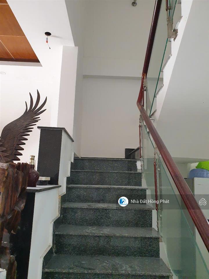 Nhà xinh dt 5m x 15m, xây full 2 lầu, đường 10m thông gần chợ đại hải hóc môn