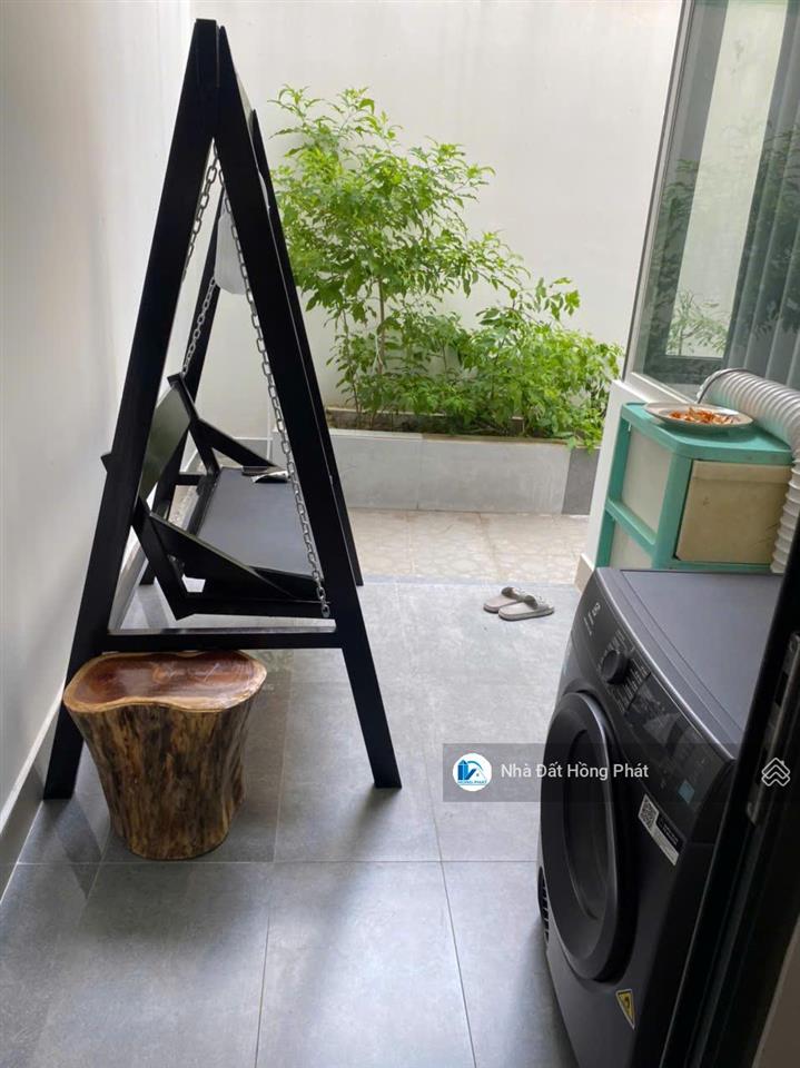 Bán gấp nhà 5m, hậu 6.2m x 22m, 3 lầu, hẻm phan đình phù, q. tân phú