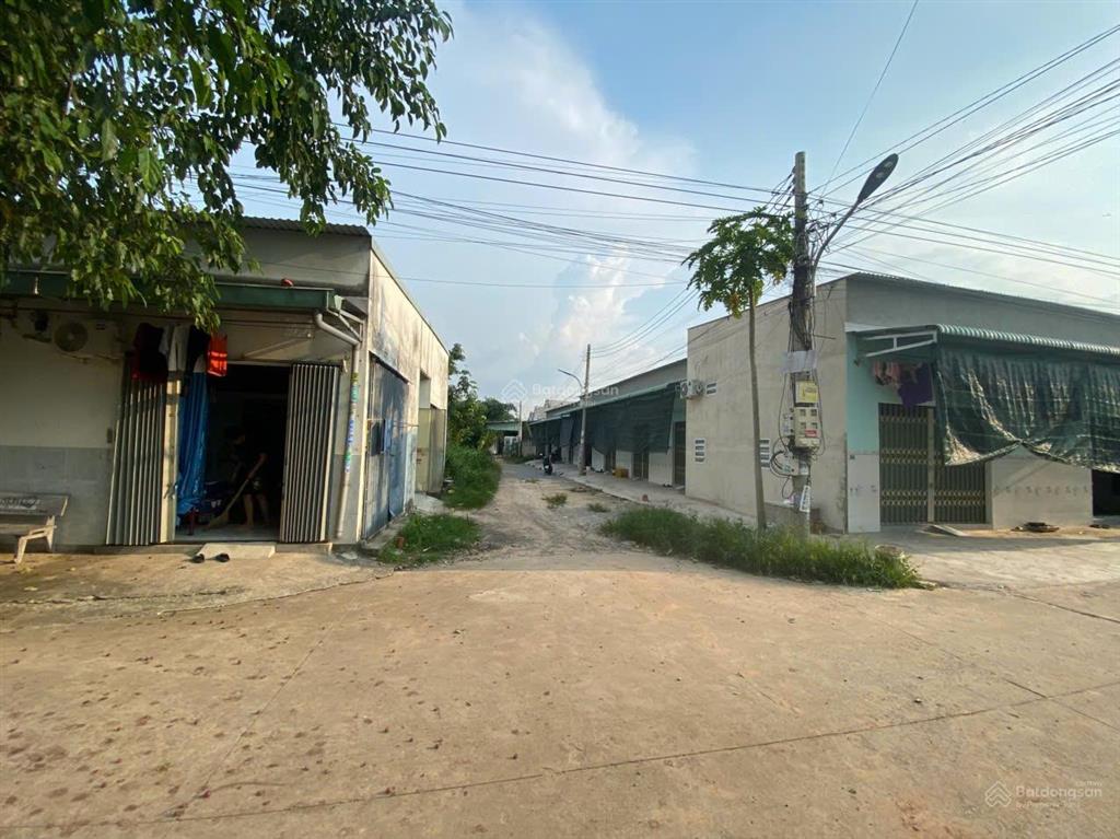 Cần bán dãy kios hai mặt tiền thu nhập cao
