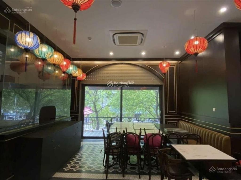 Cho thuê nhà góc mt nguyễn thị thập, quận 7. 10x20m. trệt 5 lầu