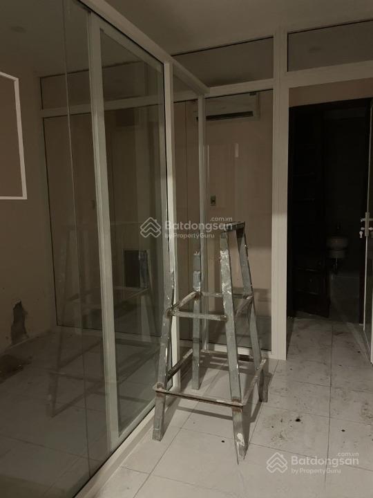 Cho thuê nhà mặt tiền nguyễn thiện thuật, quận 3. dt 10x20m. 1 trệt, 3 lầu. dtsd 500m2