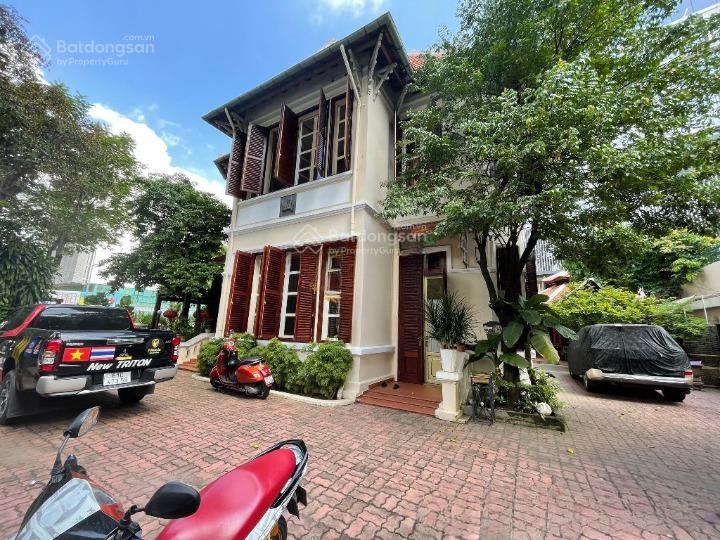 Cho thuê nhà mặt tiền võ thị sáu, quận 3. dt 30x70m, 1 trệt, 1 lầu. dtsd 4.200m2