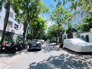 Bán biệt thự 4 tầng khu tấn trường,phú thuận,8x19m,full nội thất,có dòng tiền.kế phú mỹ hưng.26 tỷ