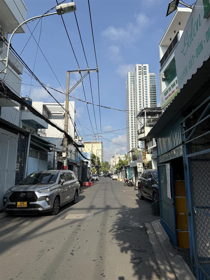Bán nhà lô nhì,90m2,hẻm 10m thông sunshine sky city phú mỹ hưng.cách 30m ra huỳnh tấn phát.hơn 9tỷ