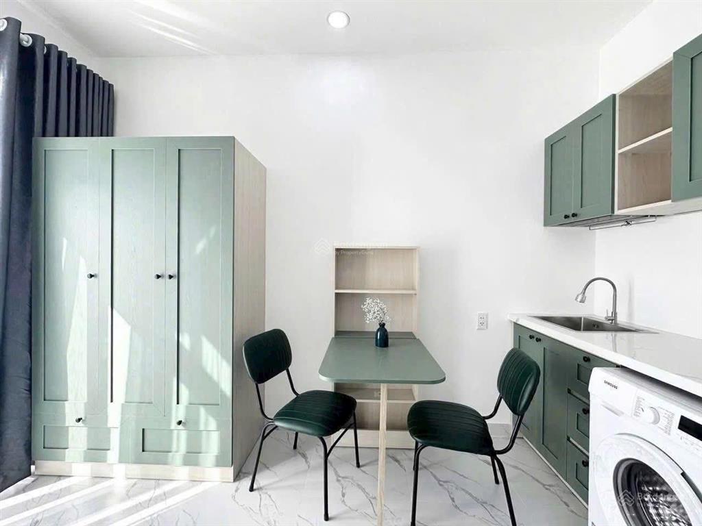 Cho thuê căn hộ 35m2 có ban công máy giặt riêng gần phan xích long phú nhuận gần quận 1, sân bay