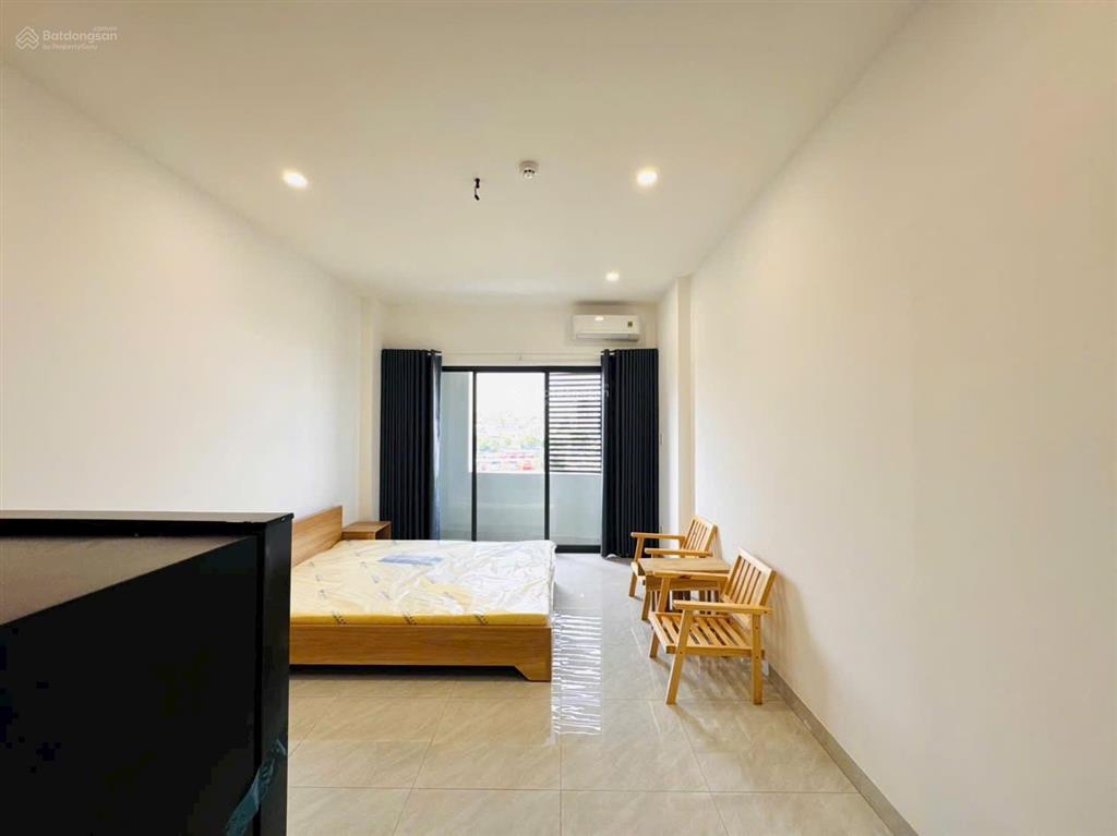 Cho thuê căn hộ full nội thất ban công lớn gần chợ bà chiểu, cầu bông, trường sa thuận tiện đi q1