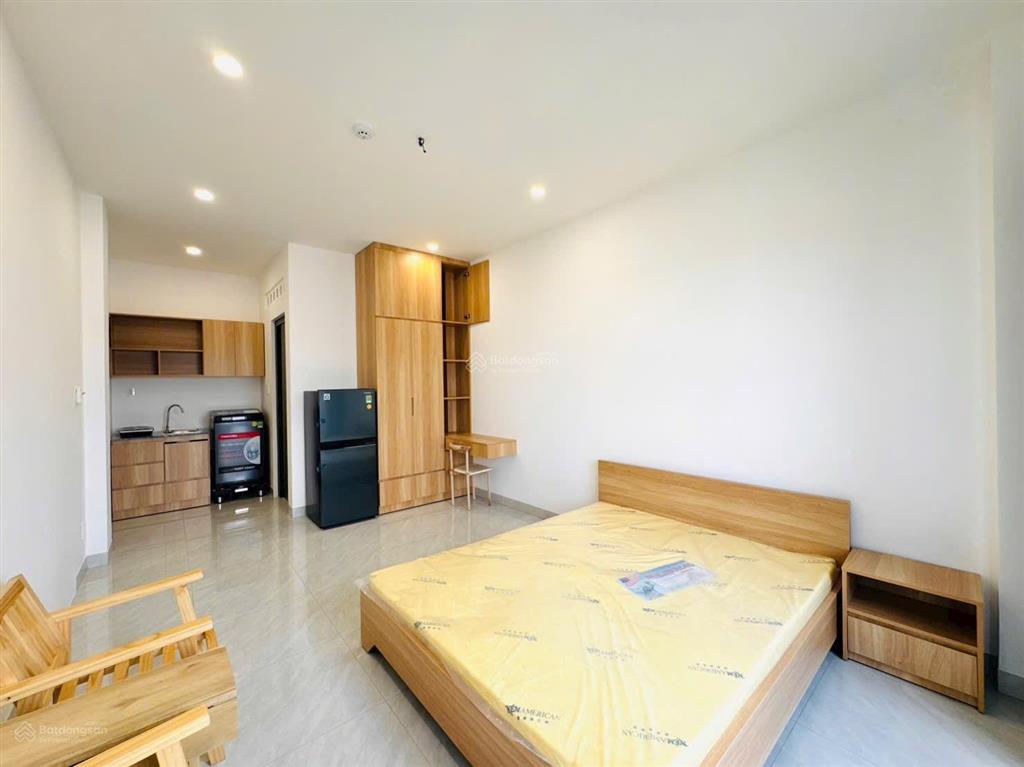 Cho thuê căn hộ full nội thất ban công lớn gần chợ bà chiểu, cầu bông, trường sa thuận tiện đi q1