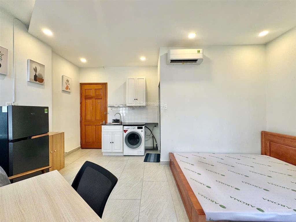 Cho thuê phòng 28m2 có máy giặt riêng, cửa sổ lớn gần đh văn lang cơ sở 3, gần phạm văn đồng