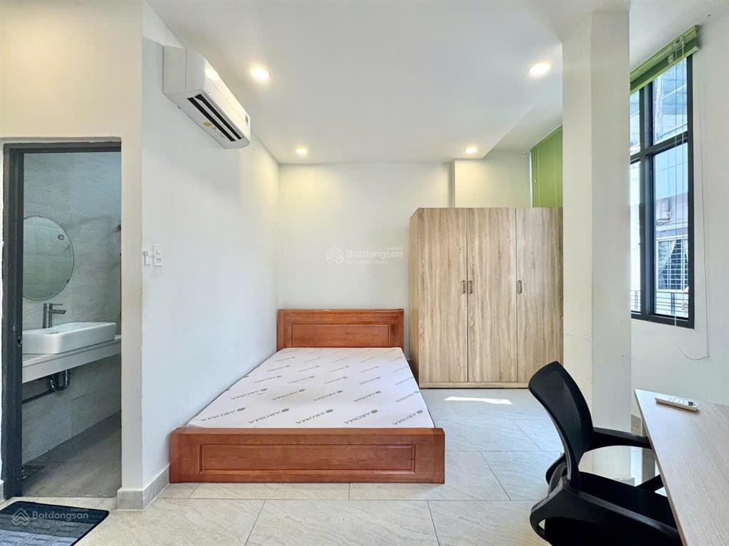 Cho thuê phòng 28m2 có máy giặt riêng, cửa sổ lớn gần đh văn lang cơ sở 3, gần phạm văn đồng