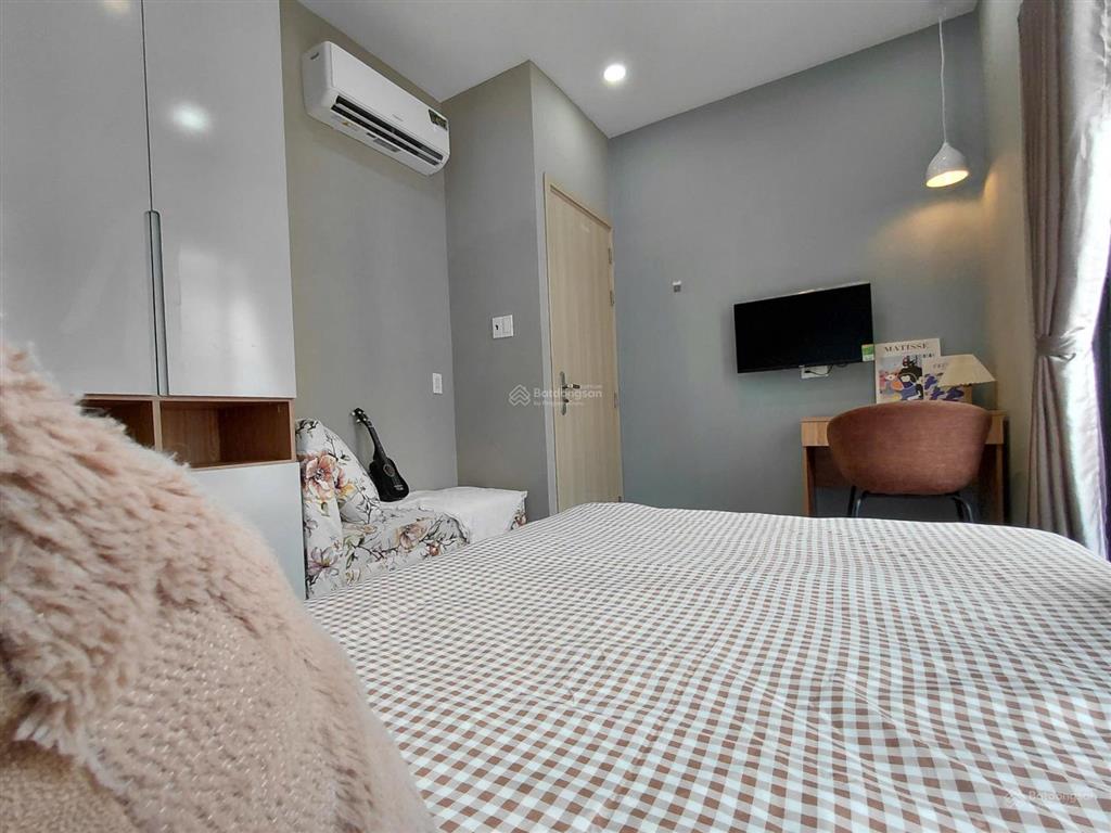 Cho thuê chdv 1pn 50m2 thang máy, full nội thất ngay trường sa phú nhuận giáp quận 1, quận 3