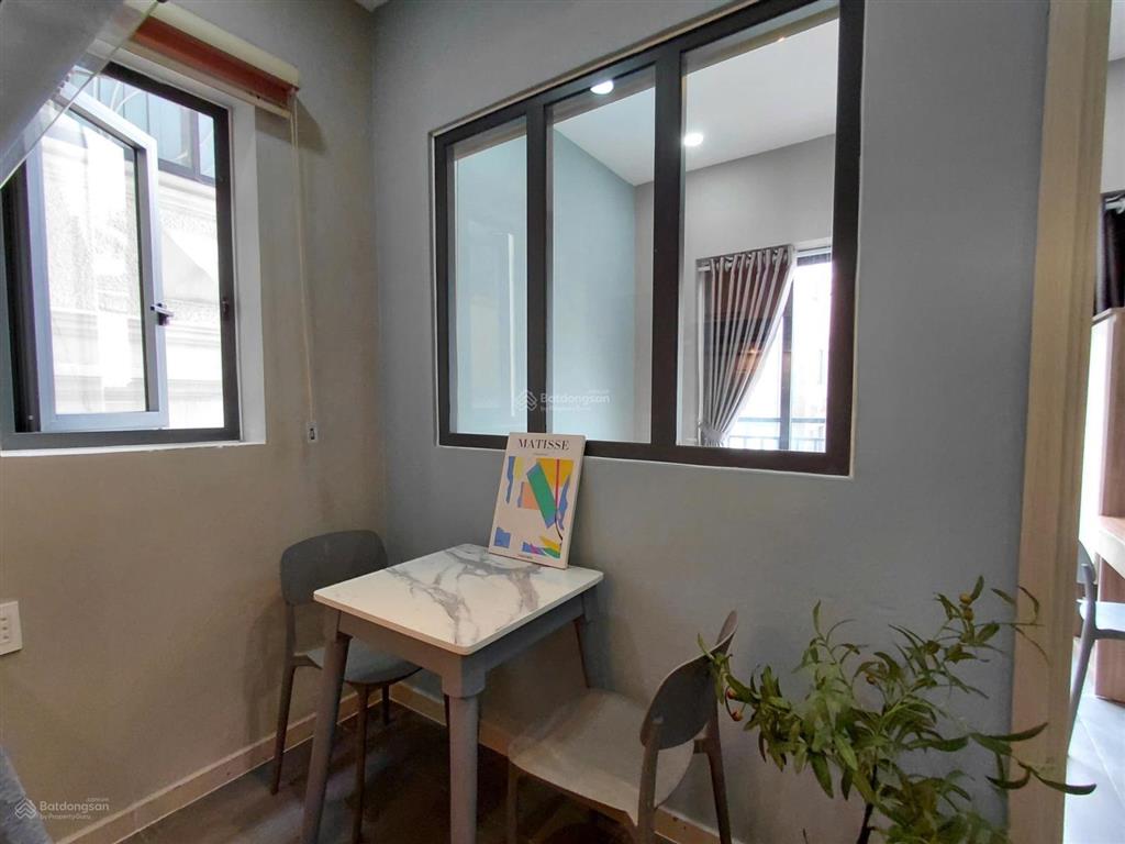 Cho thuê chdv 1pn 50m2 thang máy, full nội thất ngay trường sa phú nhuận giáp quận 1, quận 3