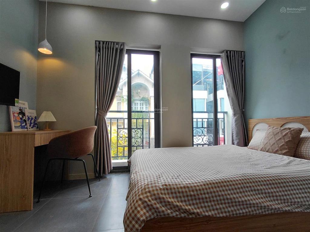 Cho thuê chdv 1pn 50m2 thang máy, full nội thất ngay trường sa phú nhuận giáp quận 1, quận 3