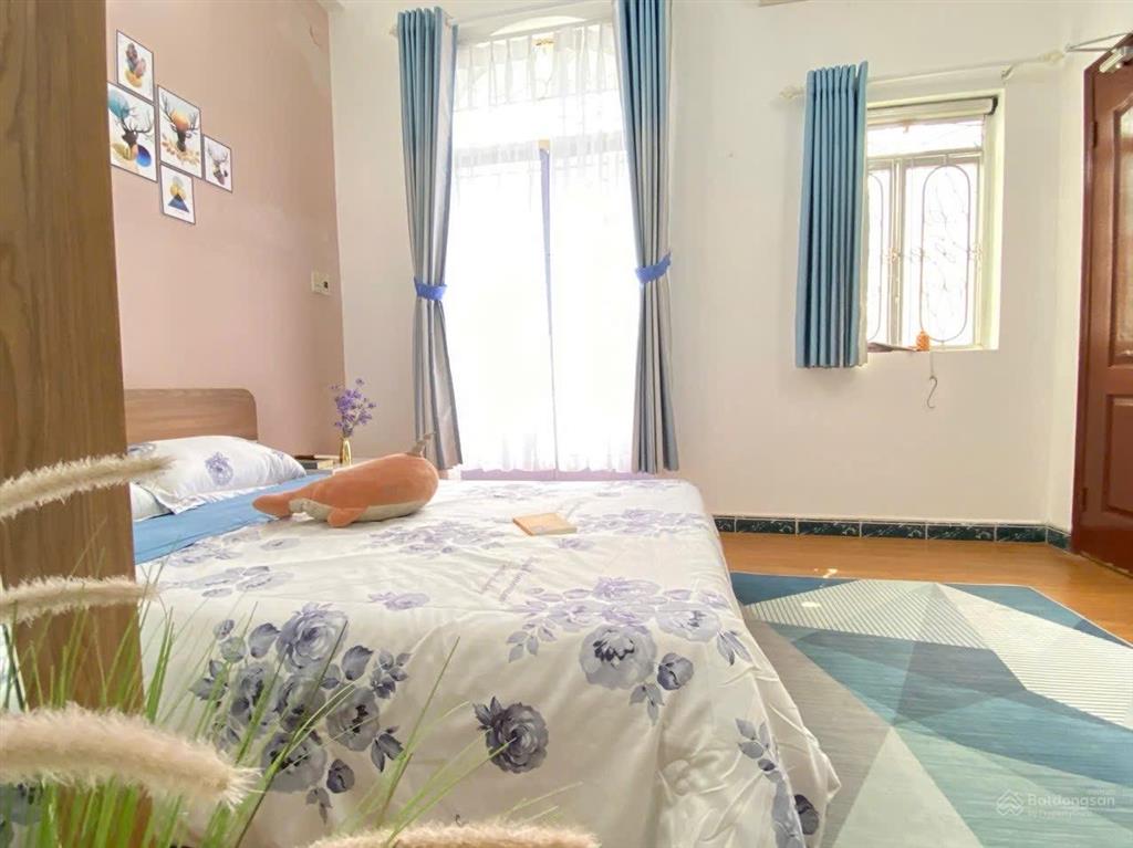 Cho thuê phòng trọ full nội thất cửa sổ lớn ở nguyễn đình chiểu phú nhuận gần phố phan xích long