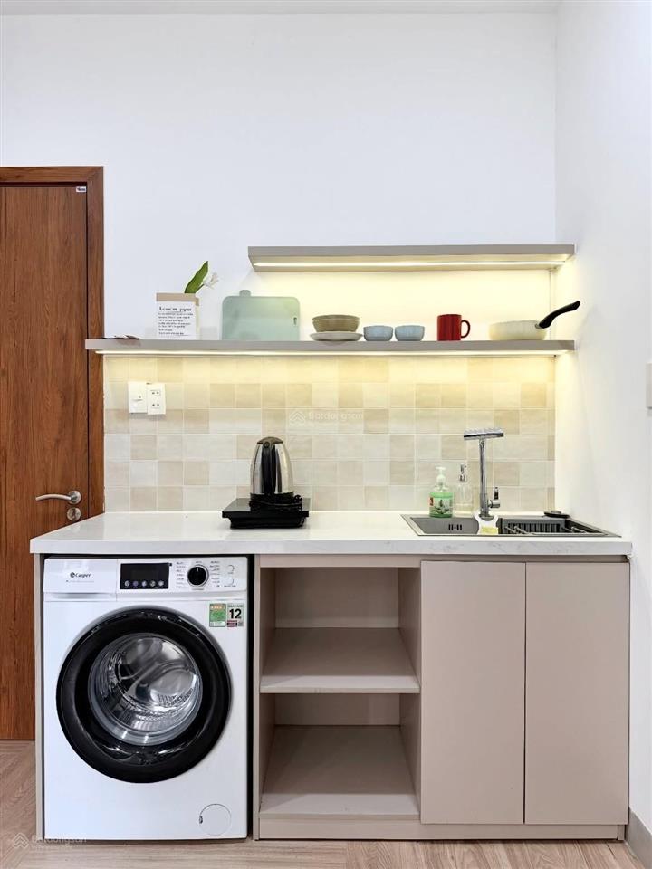 Cho thuê chdv phòng ban công lớn, máy giặt riêng ở nguyễn công hoan phú nhuận gần q1, trường sa