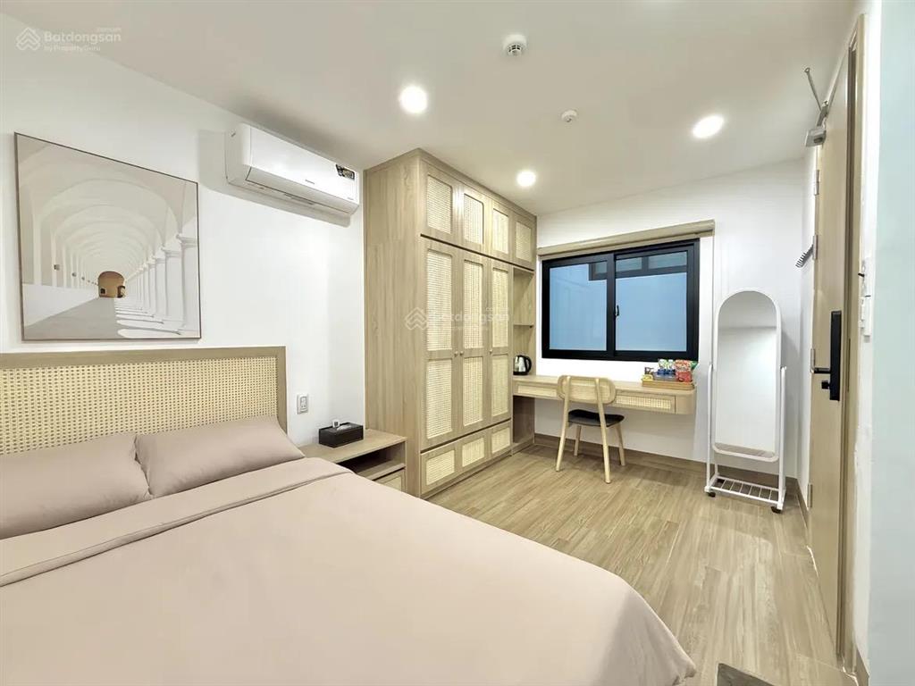 Cho thuê phòng cửa sổ, ban công lớn, máy giặt riêng ở khu phan xích long, phú nhuận, gần q1, q3