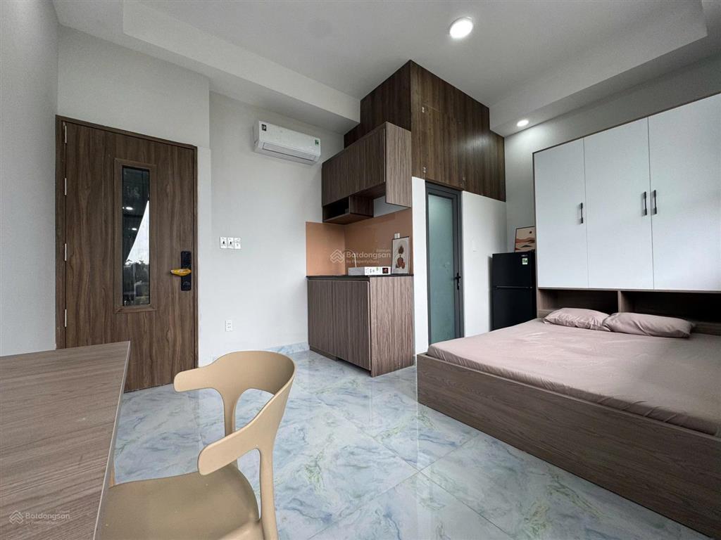 Cho thuê phòng ban công full nội thất ở phan đăng lưu gần ngã tư phú nhuận tiện đi quận 1, quận 3
