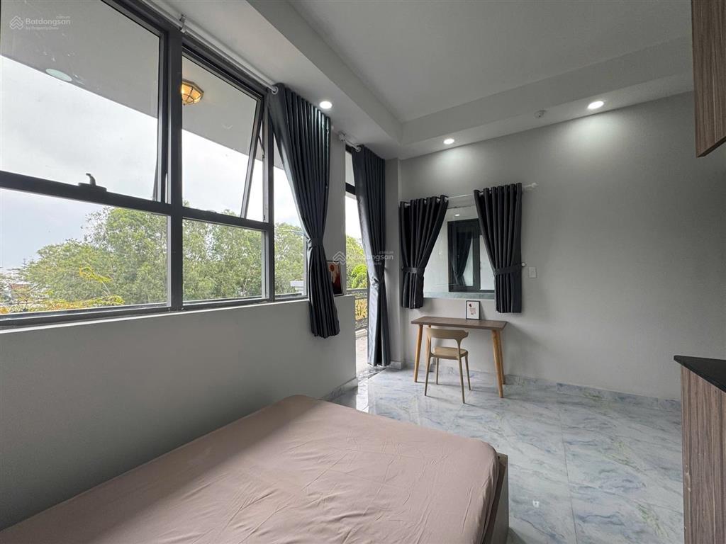 Cho thuê phòng ban công full nội thất ở phan đăng lưu gần ngã tư phú nhuận tiện đi quận 1, quận 3
