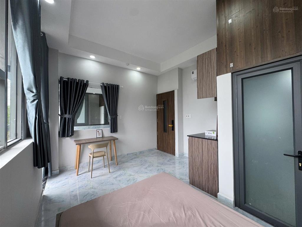 Cho thuê phòng ban công full nội thất ở phan đăng lưu gần ngã tư phú nhuận tiện đi quận 1, quận 3
