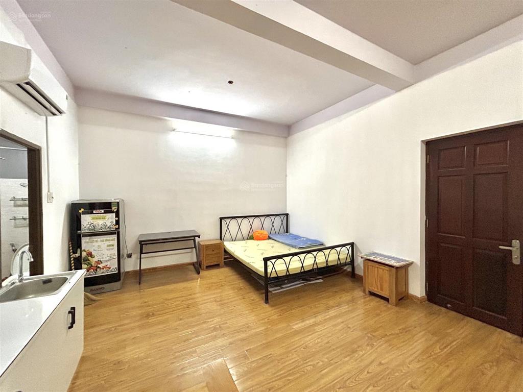 Cho thuê phòng rộng 35m2 tủ đồ lớn, cửa sổ ở hoàng hoa thám bình thạnh gần cầu bông chợ bà chiểu q1