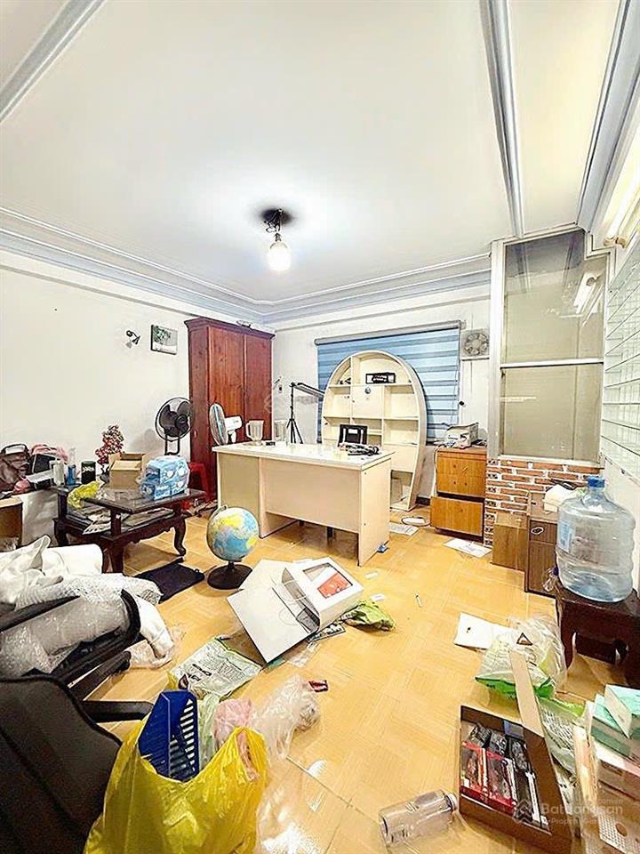 Rất gấp bán ! nhà đẹp 4tầng nhất chi mai, ngang 4m hơn giao cộng hoà nhỉnh 7tỷ hơn(tl mạnh)