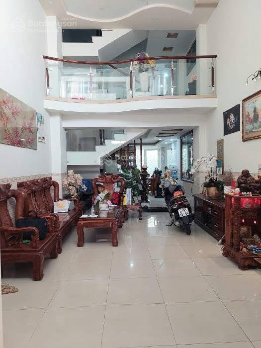 Gấp bán! nhà dt lớn phạm văn hai 55m²  5 tầng ngang 4.5m, xe hơi ngủ nhà nhỉnh 8 tỷ xi (còn bớt)