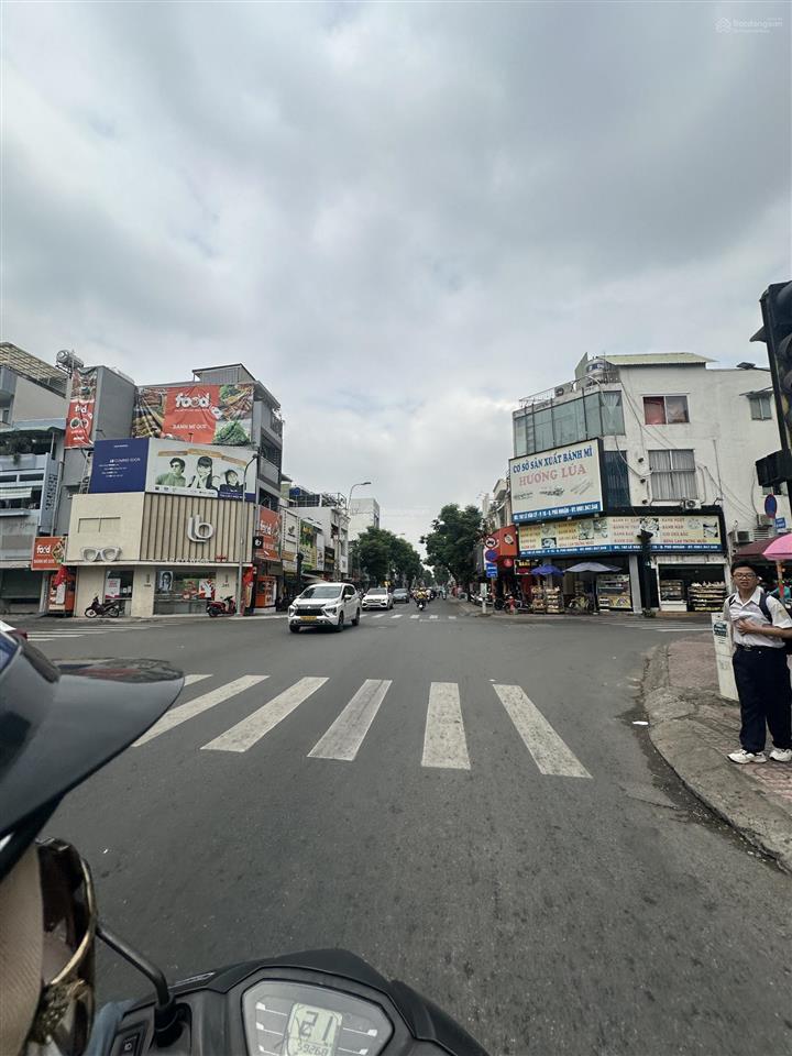Gấp bán! nhà dt lớn phạm văn hai 55m²  5 tầng ngang 4.5m, xe hơi ngủ nhà nhỉnh 8 tỷ xi (còn bớt)