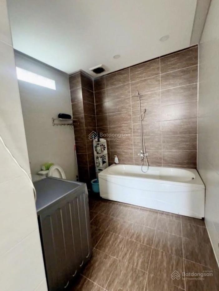 Gấp bán! nhà dt lớn phạm văn hai 55m²  5 tầng ngang 4.5m, xe hơi ngủ nhà nhỉnh 8 tỷ xi (còn bớt)