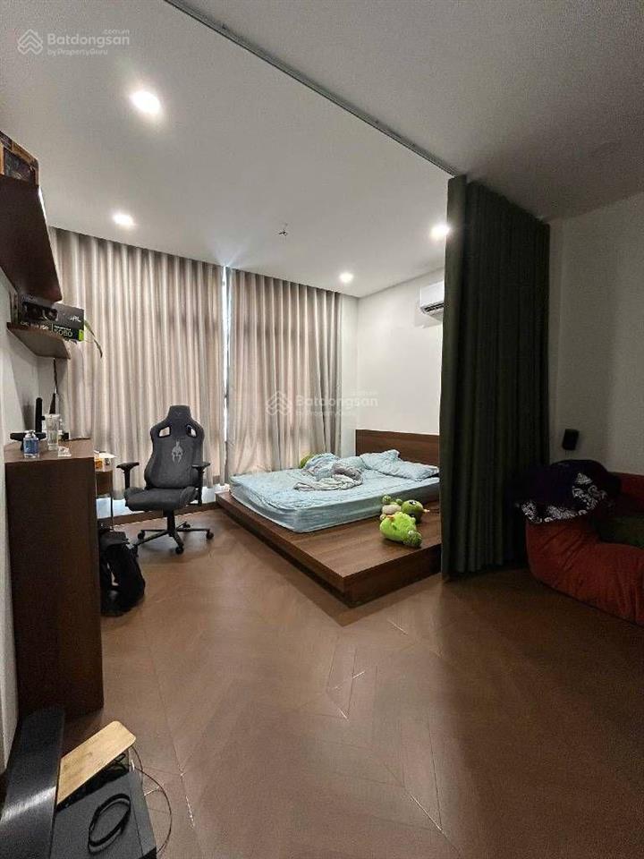 Gấp bán! nhà dt lớn phạm văn hai 55m²  5 tầng ngang 4.5m, xe hơi ngủ nhà nhỉnh 8 tỷ xi (còn bớt)