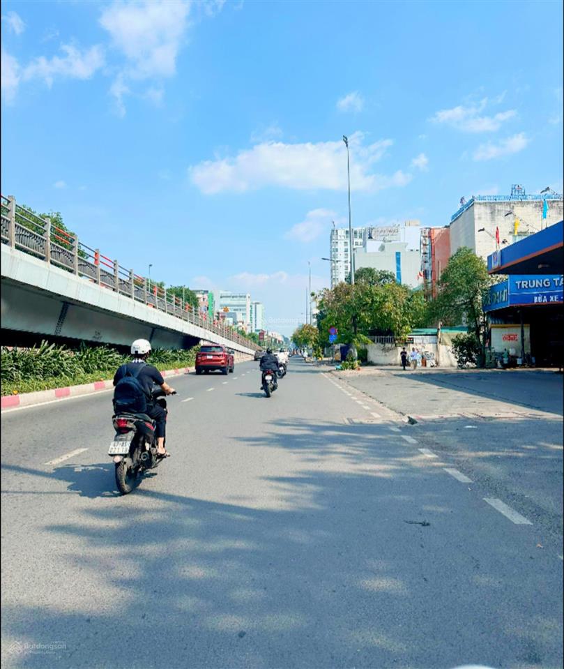 Nhỉnh 7tỳ xíu( tl mạnh) ngay etown cộng hòa  nhà 5t btct cứng ngắt, 5pn/nở hậu kích tiền tài