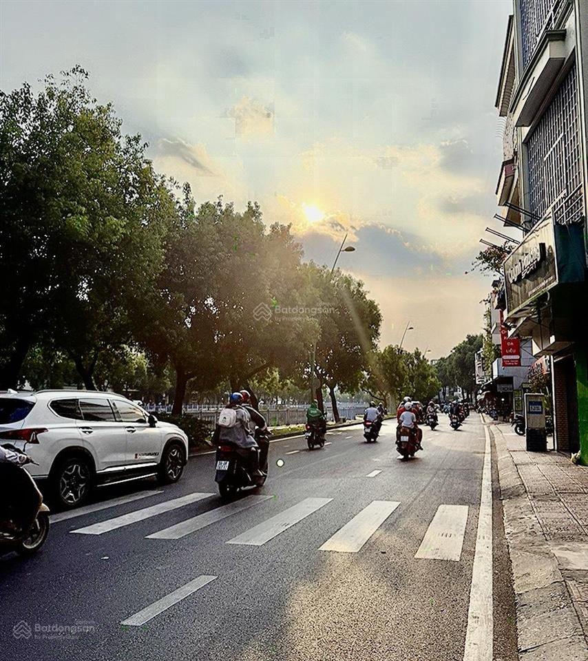Bán nhanh nhà 5 tầng góc 2mt, ngang 5mnở hậu tl ngay chợ phạm văn hai nhỉnh 7tỷ xíu( tl mạnh)
