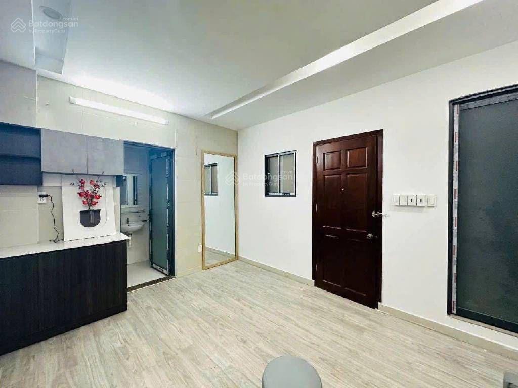 Rất gấp! ngay phạm văn hai  nhà đẹp 5tầng 60m2 đang cho thuê 33tr/tháng xe hơi thông chỉ 8.xtỷ(tl)