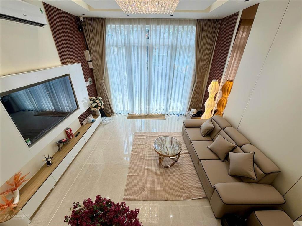 Gấp bán nhà 4 tầng, 55m², 4pn, khu bàu cát  mặt tiền hẻm xe hơi thông, nhỉnh 8 tỷ tl mạnh