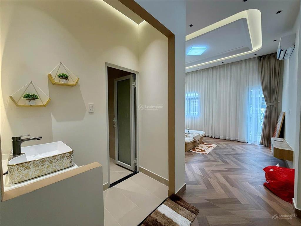 Gấp bán nhà 4 tầng, 55m², 4pn, khu bàu cát  mặt tiền hẻm xe hơi thông, nhỉnh 8 tỷ tl mạnh