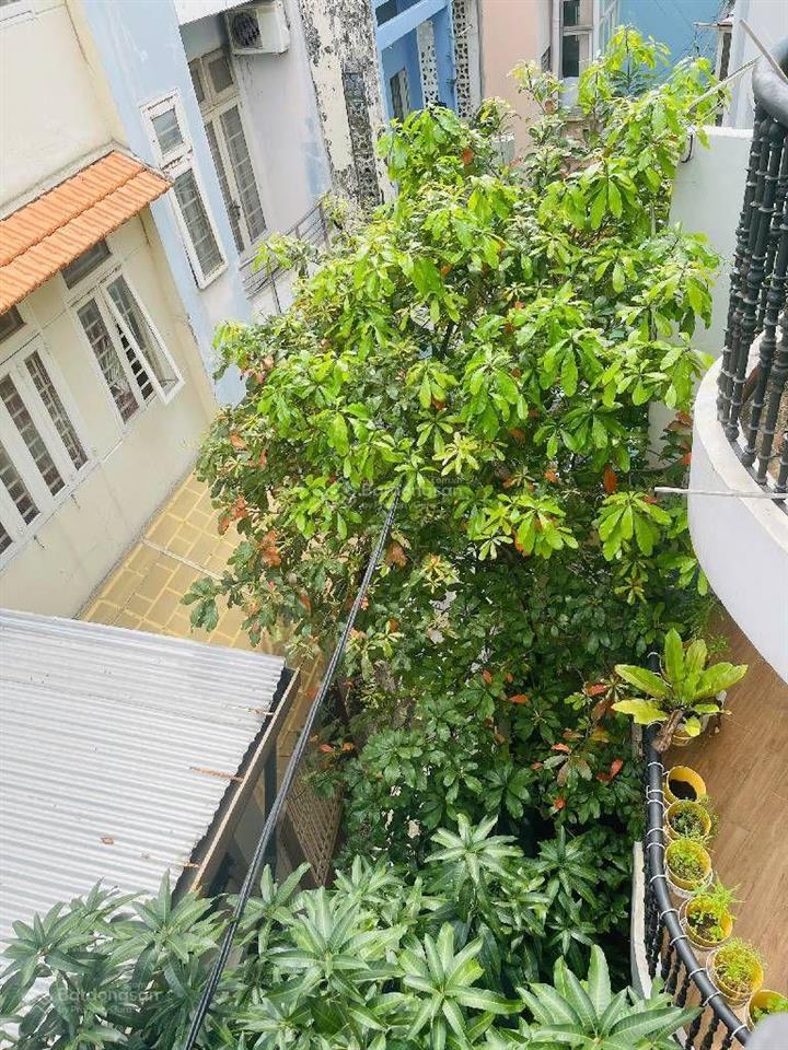 Gấp bán nhà đẹp 3tầng 55m2  ngang khủng 11m, hoàng văn thụ vị trí vàng  chỉ 8.x tỷ (trong tháng)