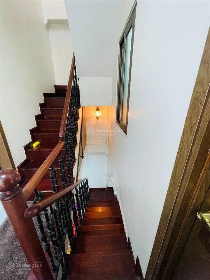 Gấp bán nhà đẹp 3tầng 55m2  ngang khủng 11m, hoàng văn thụ vị trí vàng  chỉ 8.x tỷ (trong tháng)
