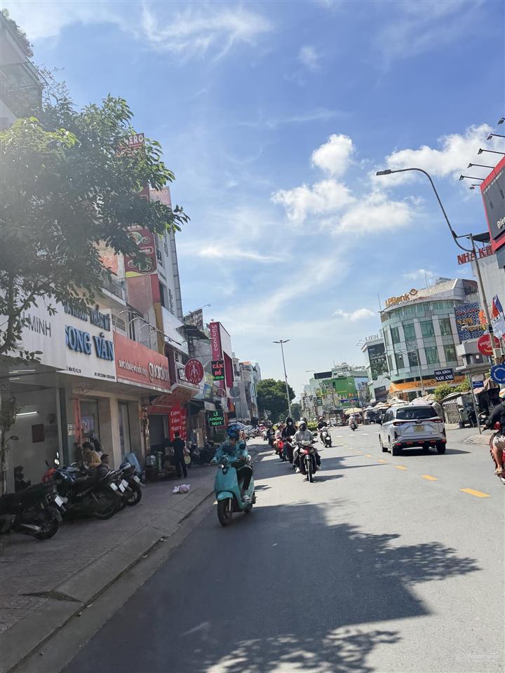 Rất gấp! ngay phạm văn hai nhà đẹp 5tầng 60m2 đang cho thuê 33tr/tháng xe hơi thông chỉ 8.xtỷ( tl)