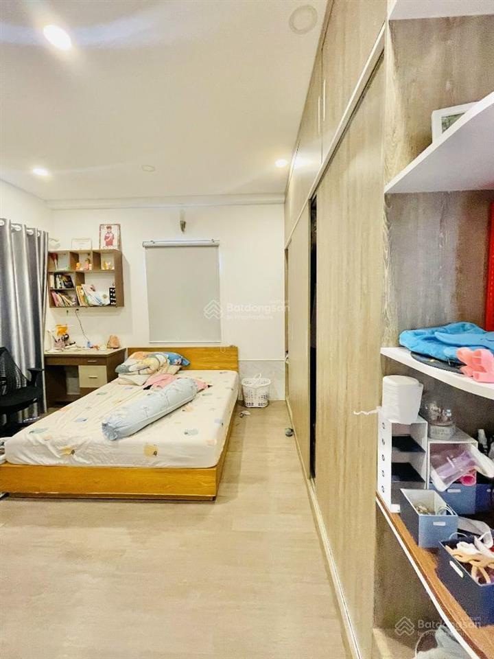 Rất gấp! ngay phạm văn hai nhà đẹp 5tầng 60m2 đang cho thuê 33tr/tháng xe hơi thông chỉ 8.xtỷ( tl)