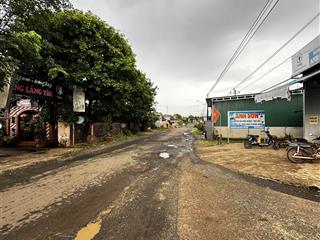 Kẹt tiền bán gấp lô đất góc 2 mặt tiền đường trục chính ea m'nang cũ. ngay ubnd ea m'nang cũ