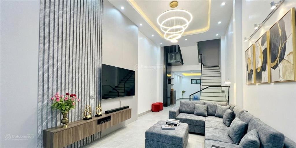 Cực hiếm nhà đẹp  58m2 ở luôn  thang máy  ngõ thông  trung tâm tây hồ nhỉnh 13tỷ