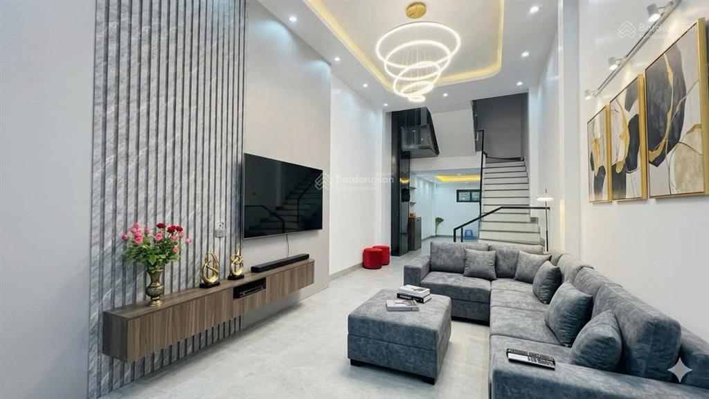 Cực hiếm nhà đẹp  58m2 ở luôn  thang máy  ngõ thông  trung tâm tây hồ nhỉnh 13tỷ