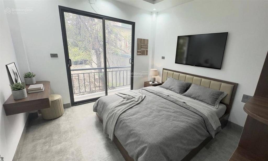 Cực hiếm nhà đẹp  58m2 ở luôn  thang máy  ngõ thông  trung tâm tây hồ nhỉnh 13tỷ