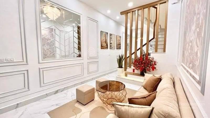 Bán nhà cầu giấy 53m2  5 tầng ,6 ngủ ngõ cực kỳ thoáng  nhỉnh 13tỷ