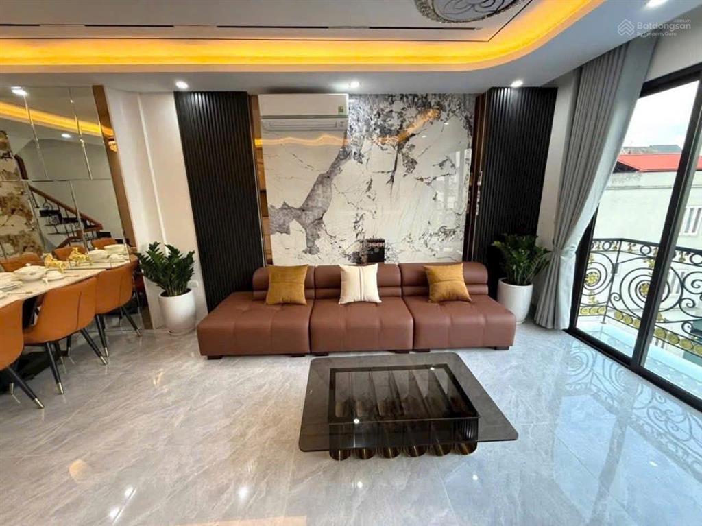 Hot bán nhà pl hoàng quốc việt 110m2  thang máykinh doanh 2thoáng oto tránh nhỉnh 32tỷ