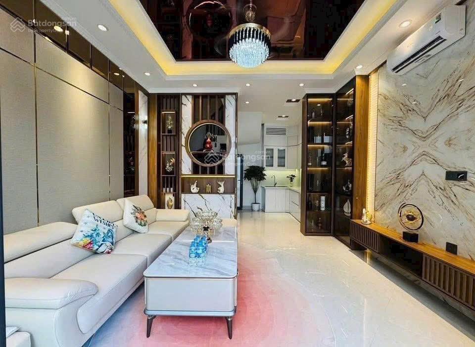 Hot bán nhà pl hoàng quốc việt 110m2  thang máykinh doanh 2thoáng oto tránh nhỉnh 32tỷ